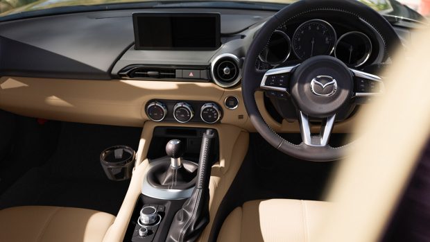 Mazda MX-5 2024 - intérieur cuir beige
