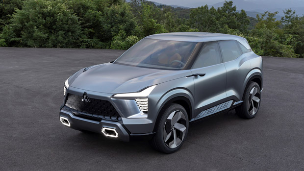 Mitsubishi XFC concept avant 3/4