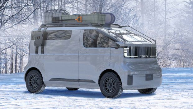 Intérieur du fourgon concept Toyota Kayoibako EV 2023, vu de l'angle de trois quarts arrière gauche, peint en blanc avec pneus tout-terrain et charge sur le toit