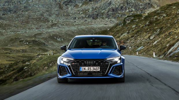 Audi RS3 Performance Edition 2023, vue de face, conduite