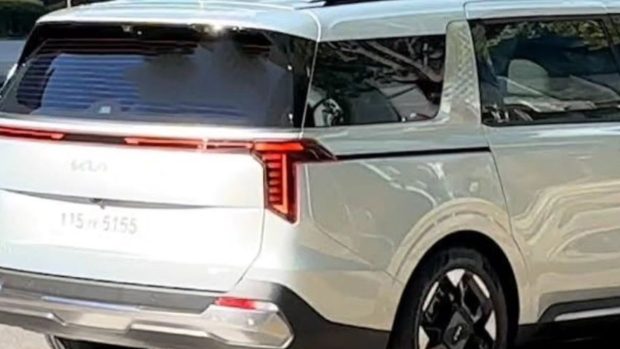 Kia Carnival 2024 facelift arrière 3/4