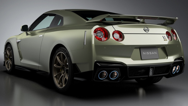 Nissan GT-R arrière 3/4 2024