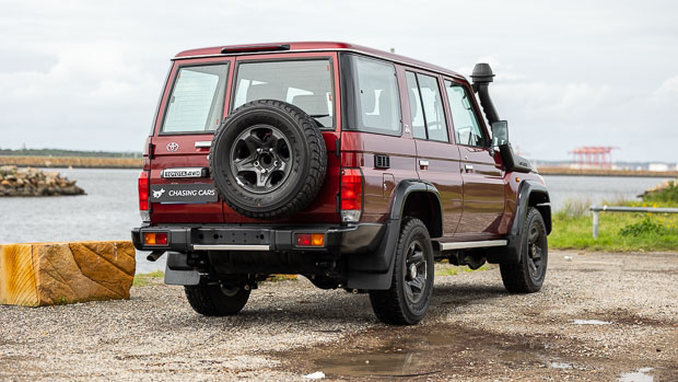 Toyota Land Cruiser Série 76 2022 arrière 3/4