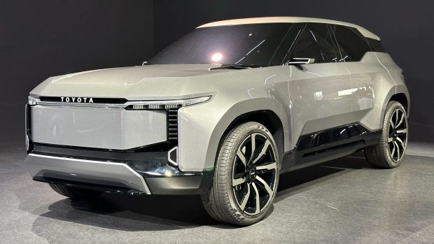 Tokyo Mobility Show 2023 Toyota Land Cruiser SE avant 3/4