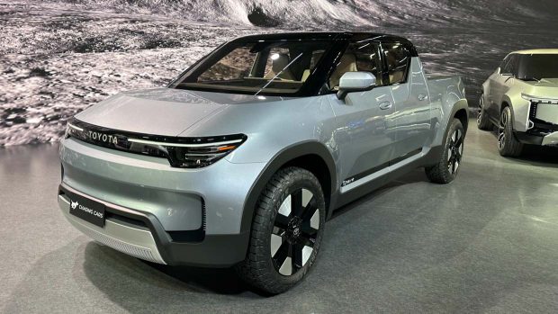 Tokyo Mobility Show 2023 - Toyota EPU Electric Pick Up ute Concept avant 3/4