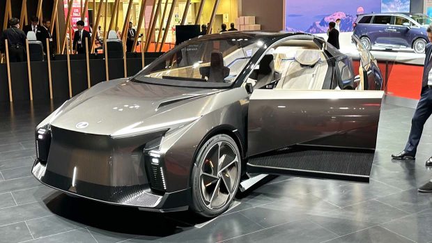 Tokyo Mobility Show 2023 Lexus LF-ZL concept avant 3/4