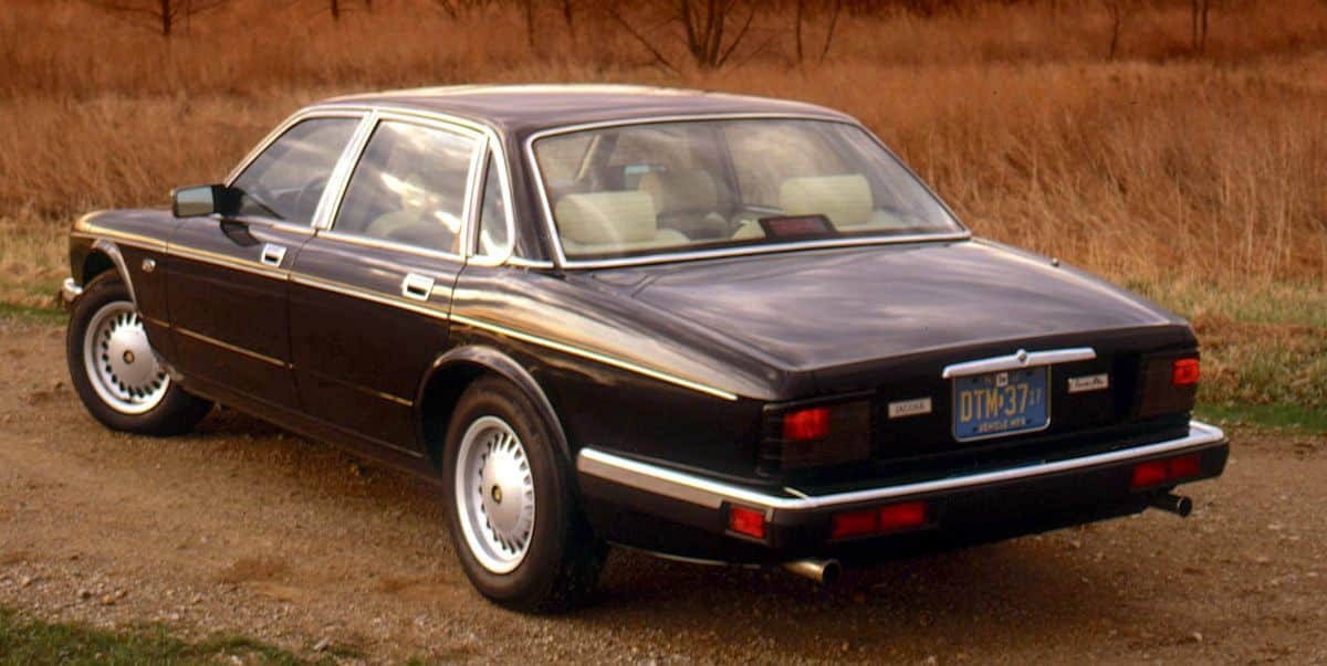 La Jaguar Vanden Plas 1989 adhère à la tradition