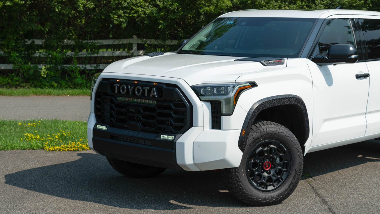 Toyota Tundra TRD 2023 avant fermer 2