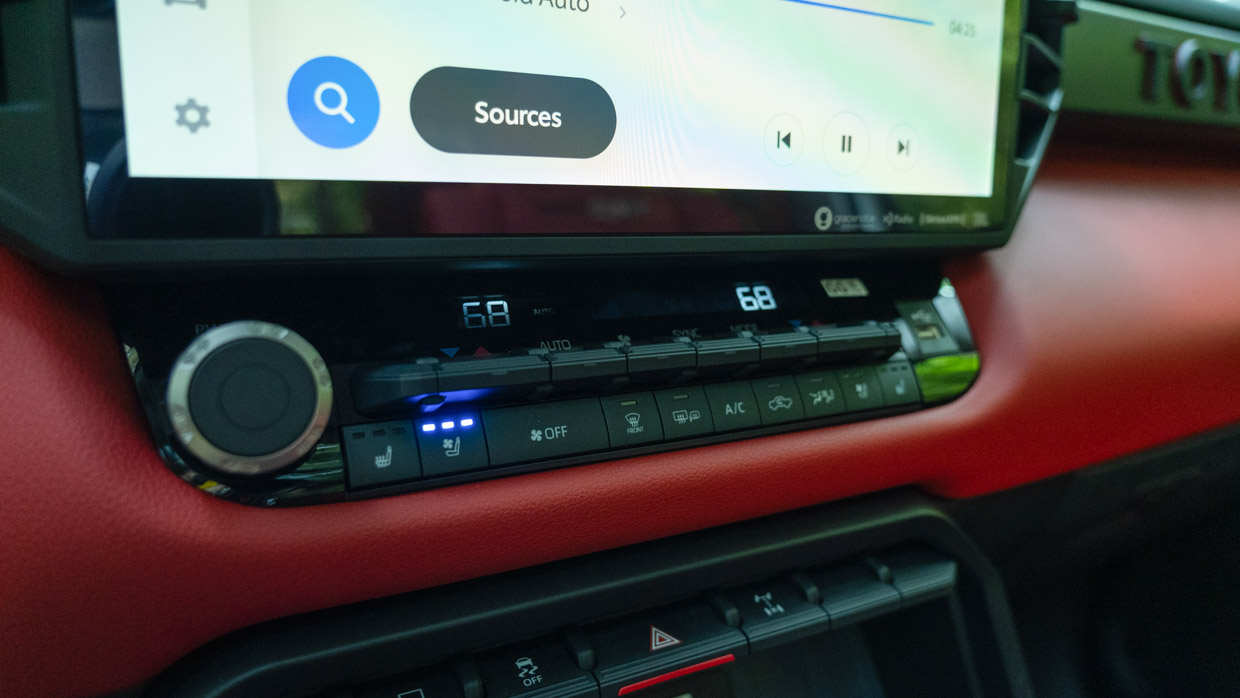Toyota Tundra TRD 2023 climatisation intérieure