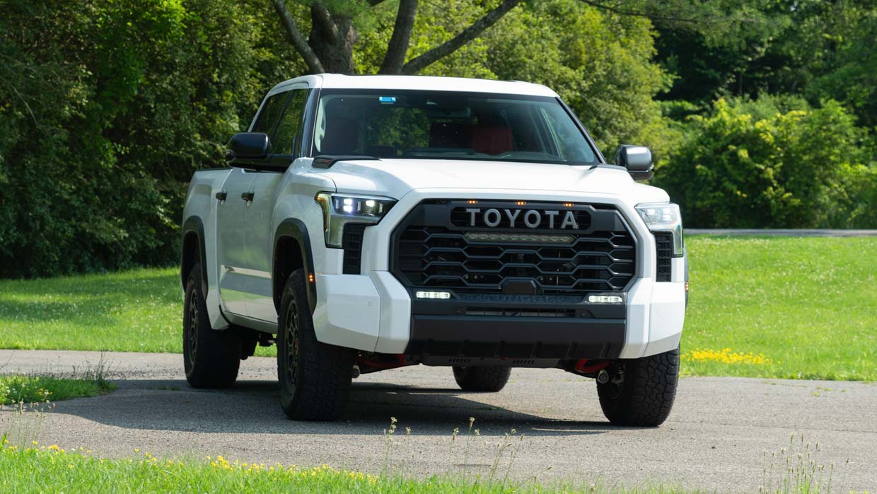 Toyota Tundra TRD 2023 front 3/4