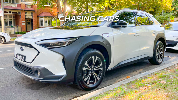 Subaru Solterra 2023 modèle de base partie avant blanche