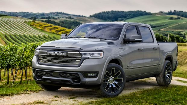 2025 Ram Ramcharger limité angle avant 2