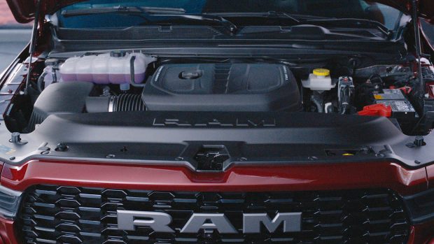 Moteur six cylindres en ligne turbocompressé Ram 1500 Hurricane de 3,0 litres 2025