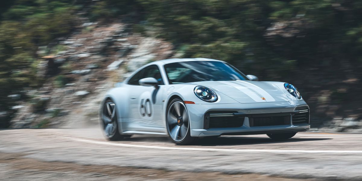 Economie. Porsche a livré plus de 300 000 véhicules en 2021