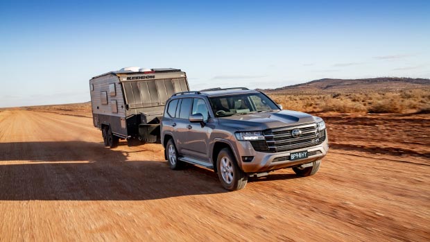 Toyota Land Cruiser 2022 GXL towing