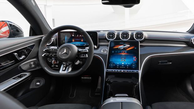 Plan large de l'intérieur de la Mercedes-AMG CLE 53 4Matic 2024