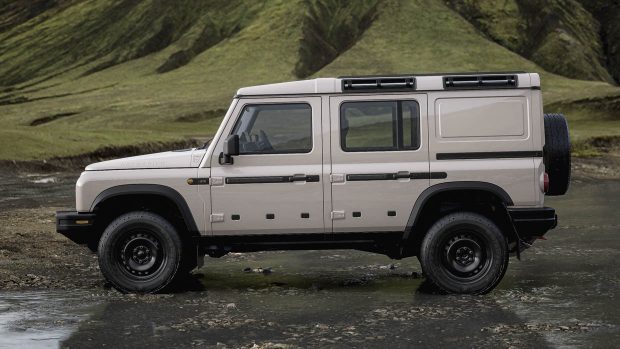 INEOS Grenadier - 5 places avec cache latéral arrière - RHD - Latéral