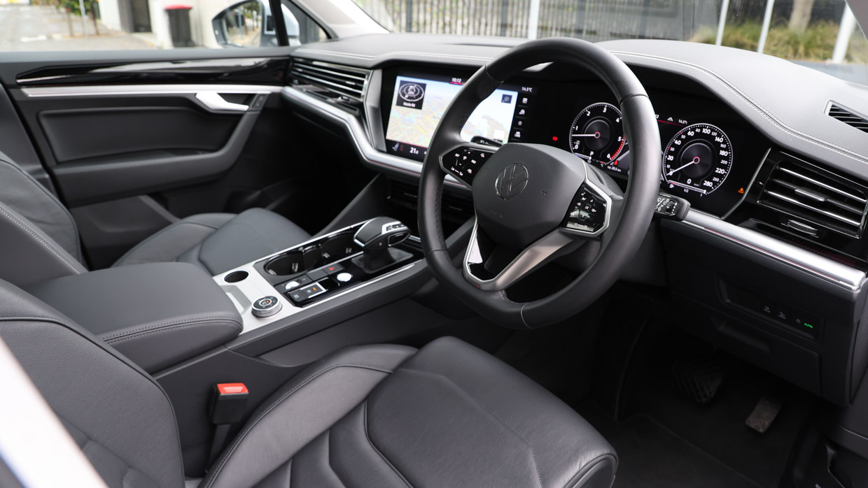 Volkswagen Touareg 170TDI 2024 sièges avant