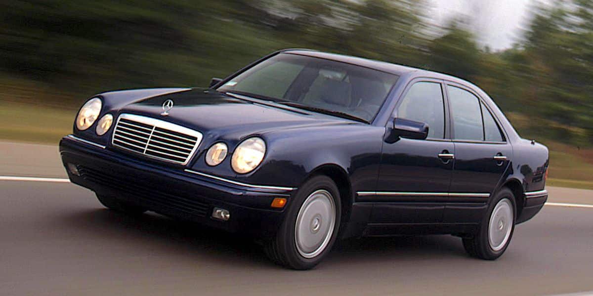 La Mercedes-Benz E320 de 1996 est extrêmement inoffensive