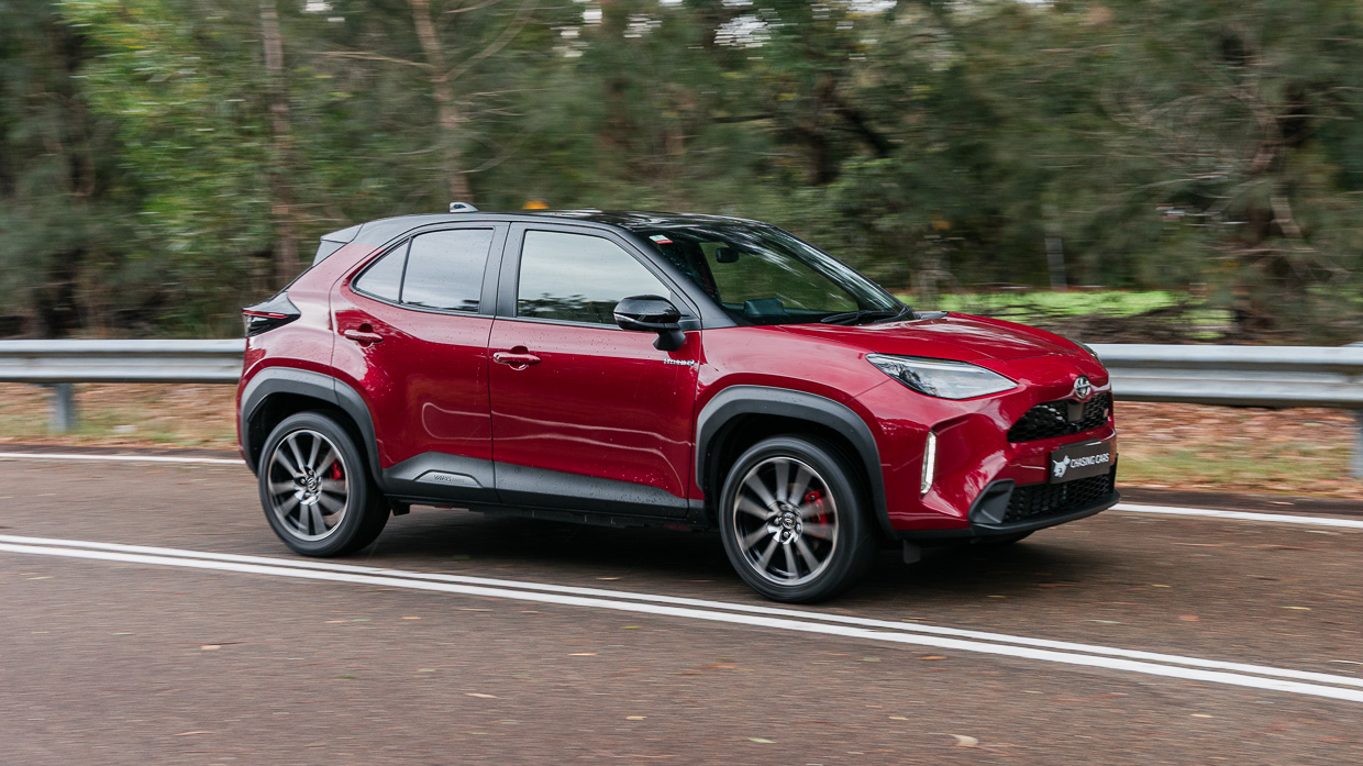 Toyota Yaris Cross GR Sport hybride 2023 conduite avant 4