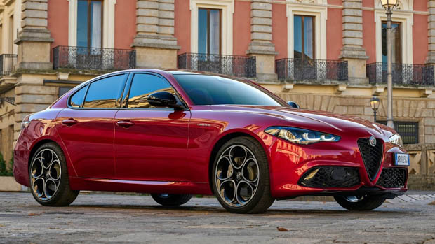 2023 Alfa Romeo Giulia Veloce avant 3/4 bas