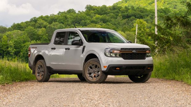 Ford Maverick 2023 front 3/4 4