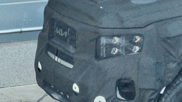 Gros plan sur l'avant du Kia ute 2023