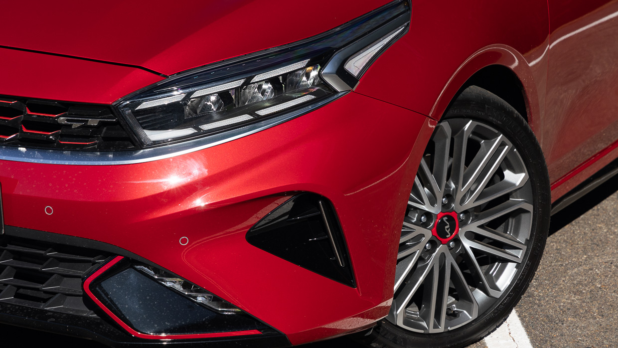 Kia Cerato GT 2024 avant 3/4 fermé