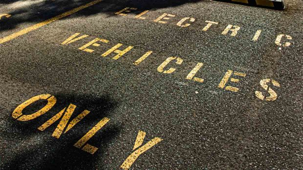 Photos de voitures électriques génériques – Place de stationnement pour véhicules électriques