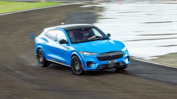 Conduite de la Ford Mustang Mach-E GT 2023