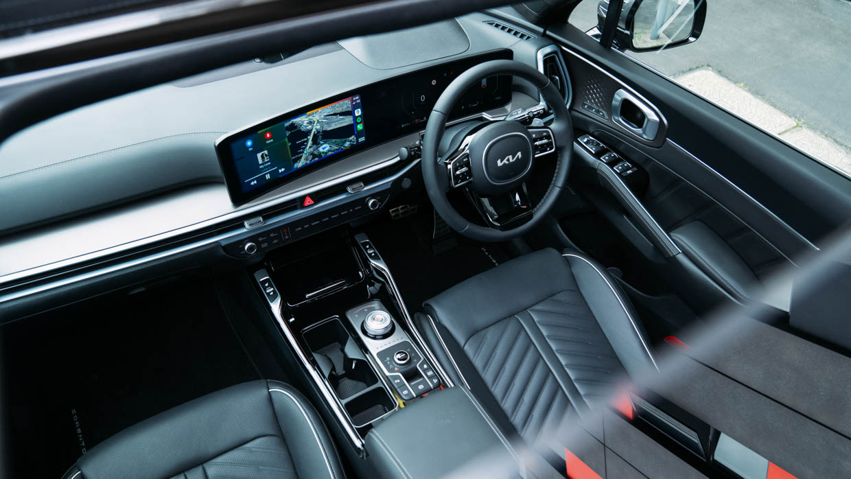 Intérieur du Kia Sorento GT-Line diesel 2024 ci-dessus