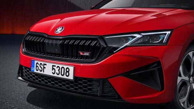 Skoda Octavia 2025 : style rafraîchi, nouvelle technologie et plus de puissance pour le modèle rénové