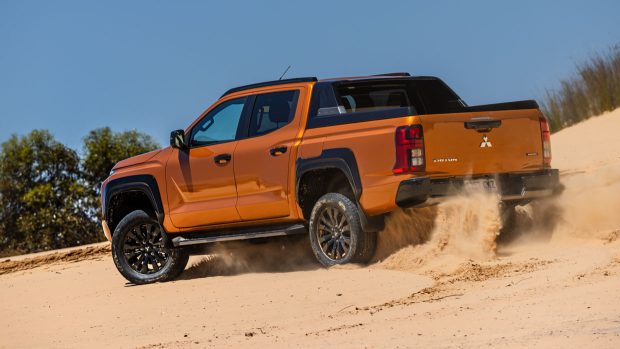 Mitsubishi Triton prototype 2024 arrière