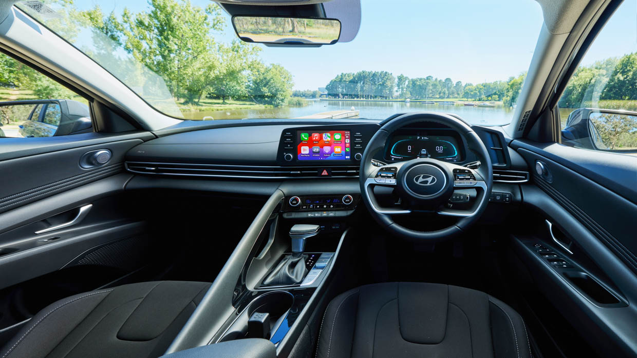 Intérieur de la Hyundai i30 Berline hybride 2024
