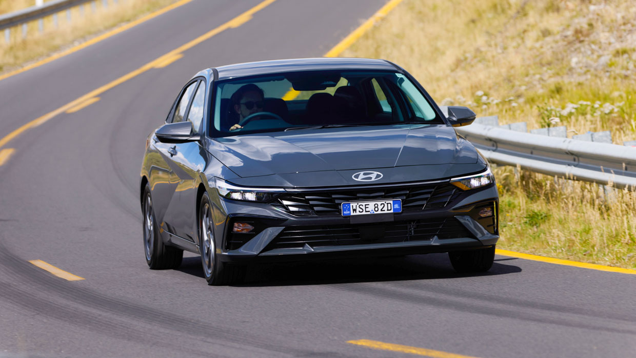 Hyundai i30 Berline hybride 2024 conduite avant