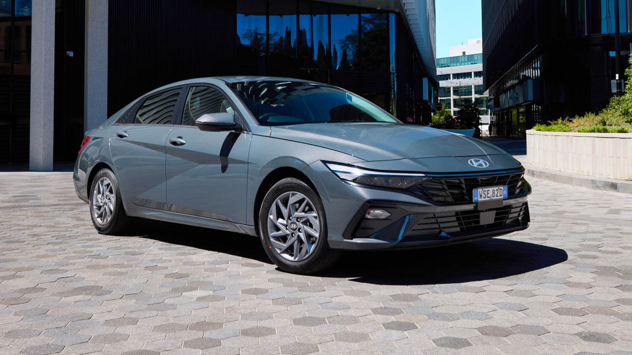 Hyundai i30 Berline hybride 2024 avant 3/4 2