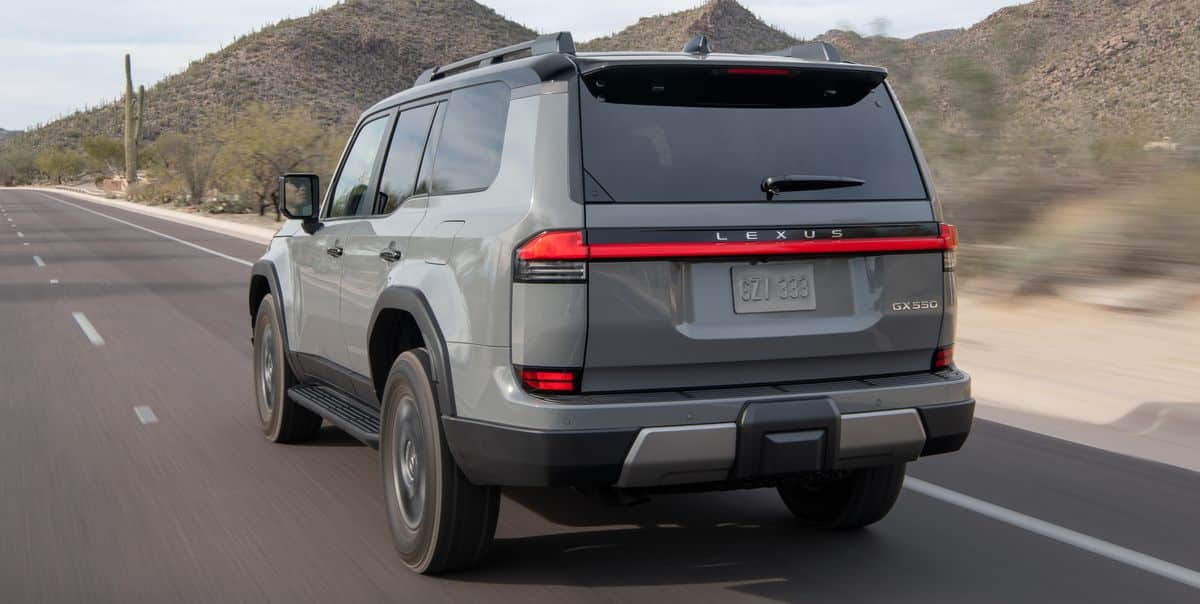 Le Lexus GX550 2024 s’appuie sur ses références tout-terrain