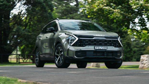 Kia Sportage hybride GT-Line 2024, conduite 3/4 avant