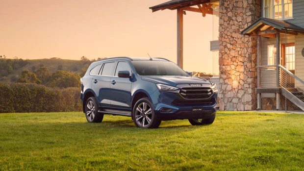 2024 Isuzu MU-X LS-T avant 3/4 2