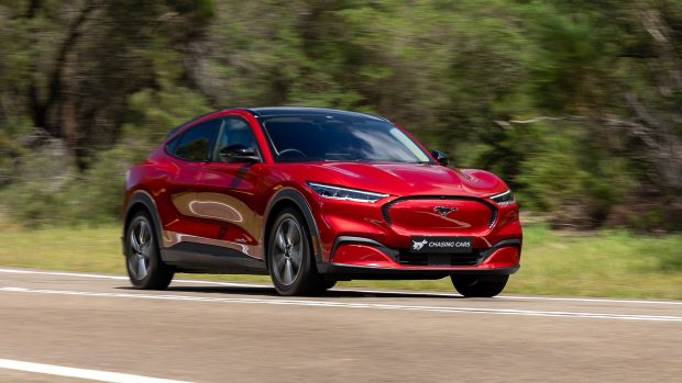 Ford Mustang Mach-E Select 2024 conduite avant 3