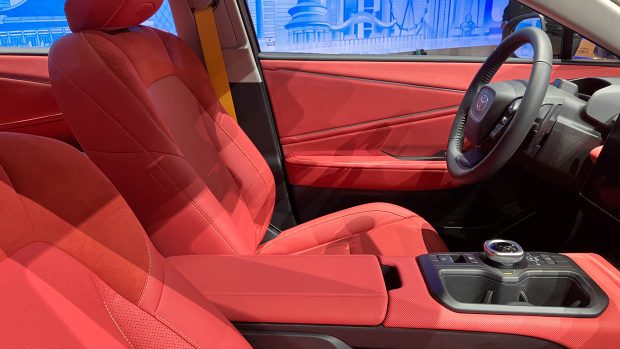 Photo de l'intérieur du modèle Toyota BZ3C 2024 à Pékin