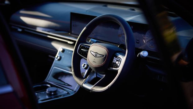 Détails du volant et écrans du Genesis GV80 Coupé 2025