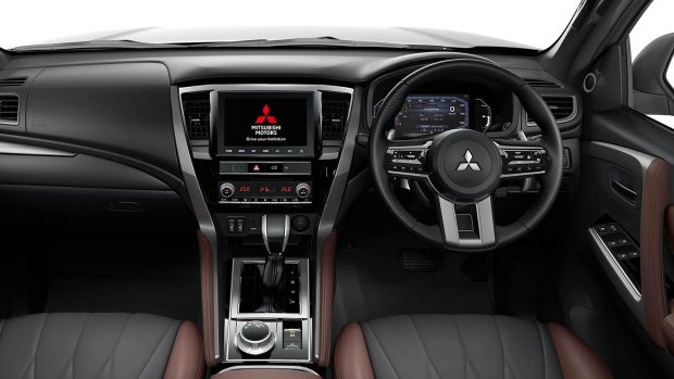 Volant intérieur MY24 Mitsubishi Pajero Sport GSR