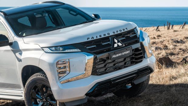 Angle de l'avant du Mitsubishi Pajero Sport facelift 2024