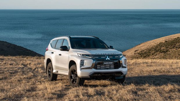 Mitsubishi Pajero Sport lifting 2024 au bord de l’océan