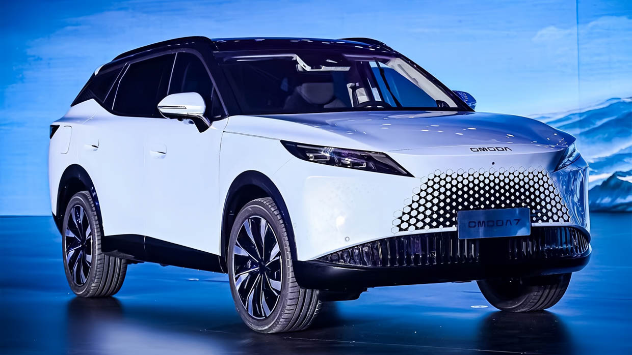 Actualité automobile aujourd'hui : Chery dévoile le SUV hybride Omoda 7, Mitsubishi met à jour son SUV Pajero Sport, et plus encore – 01 mai 2024