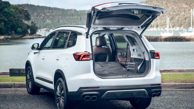 Coffre d'angle arrière ouvert Chery Tiggo 8 Pro Max 2024