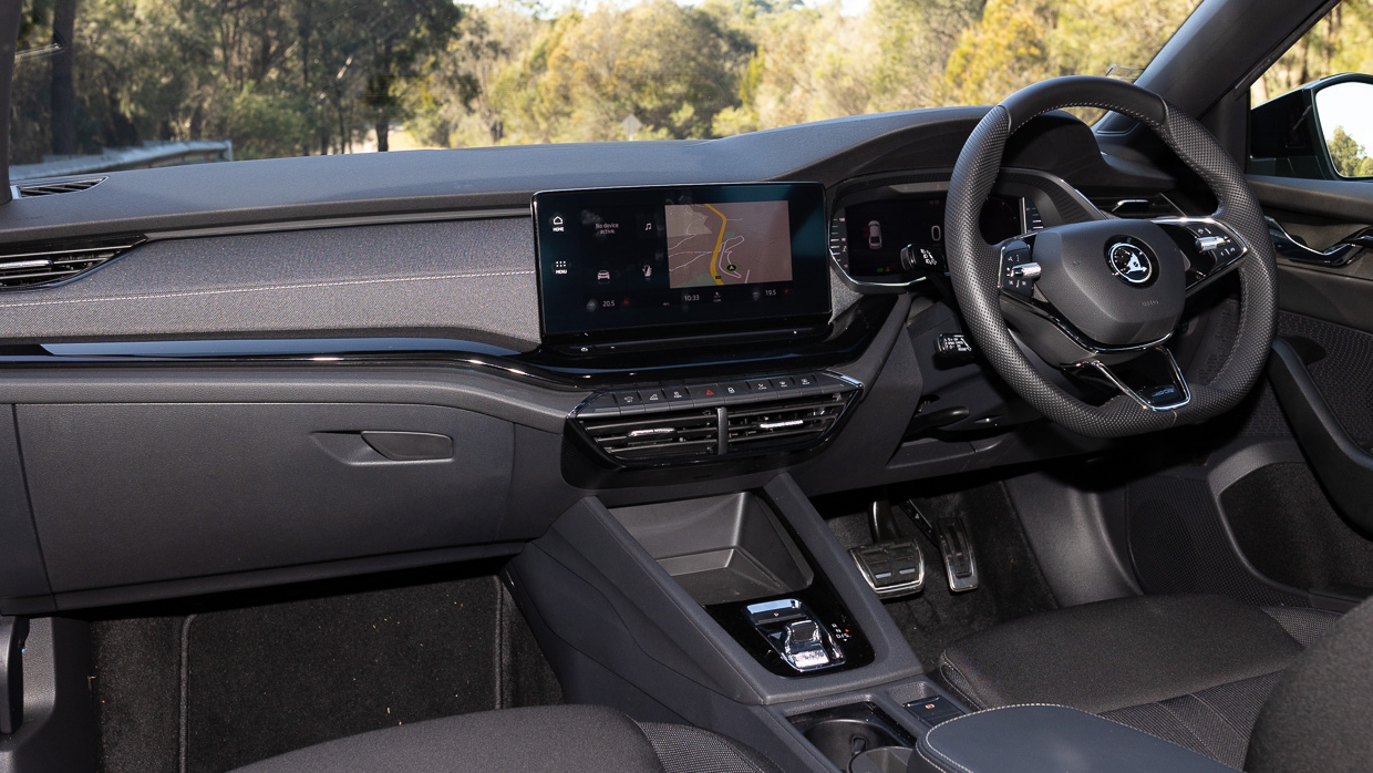 Plan large de l'intérieur de la Skoda Octavia Sportline 2024