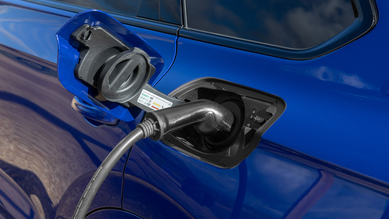 Volkswagen Touareg R 2024 charge 2