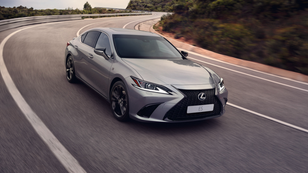 Conduite de la Lexus ES F Sport 2022